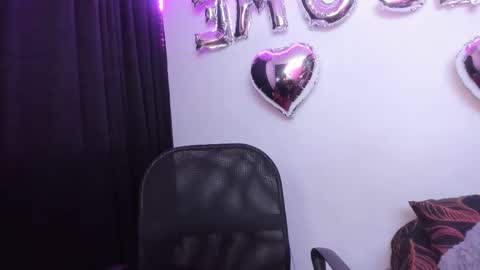 Snapshot of vero_jhonson chatting on February 2025 06:33:01 AM  karolina online show from February 2025 06:33:01 AM