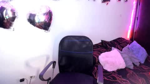 Snapshot of vero_jhonson chatting on February 2025 03:24:01 AM  karolina online show from February 2025 03:24:01 AM