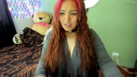 Snapshot of vero_jhonson chatting on April 2026 03:31:02 PM karolina online show from April 2026 03:31:02 PM