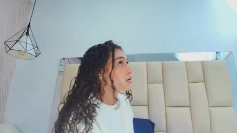 Snapshot of vero_temptation chatting on December 2025 12:03:02 PM Vero online show from December 2025 12:03:02 PM