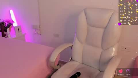 Vernica  online show from November 2025 05:06:01 AM