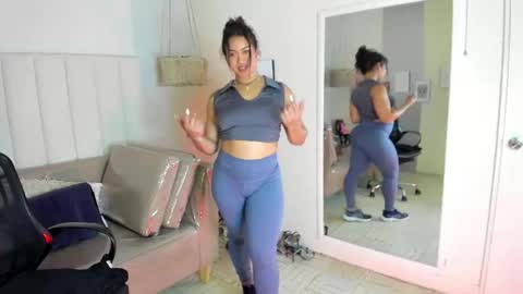 Snapshot of veronica_b07 chatting on May 2026 04:04:02 PM Veronica3 online show from May 2026 04:04:02 PM