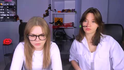 Snapshot of veronica_bubble chatting on October 2025 07:19:02 PM Ronni online show from October 2025 07:19:02 PM