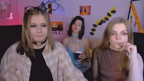 Snapshot of veronica_bubble chatting on October 2025 09:49:02 PM Ronni online show from October 2025 09:49:02 PM