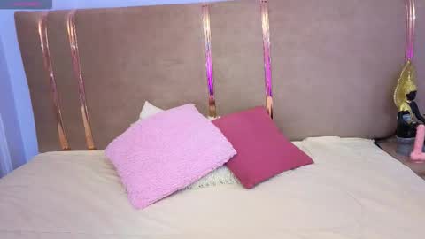 VERONICA online show from September 2025 04:13:02 AM