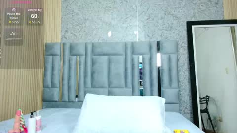 Snapshot of veronica_roose chatting on October 2025 12:56:01 PM Veronica online show from October 2025 12:56:01 PM