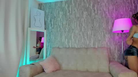 Snapshot of veronicadussan chatting on April 2026 11:51:02 PM Miss Veronica dussan Tw Veronicasm IG Ashveronica online show from April 2026 11:51:02 PM