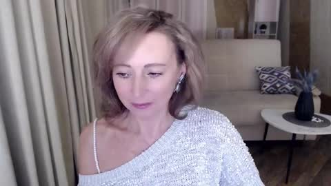 Snapshot of veronicagilbert chatting on January 2025 04:49:01 AM Helen online show from January 2025 04:49:01 AM