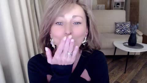 Snapshot of veronicagilbert chatting on January 2025 05:00:01 AM Helen online show from January 2025 05:00:01 AM