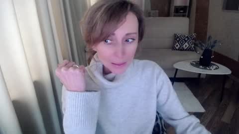 Snapshot of veronicagilbert chatting on March 2025 12:01:01 PM Helen online show from March 2025 12:01:01 PM