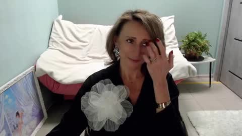 Snapshot of veronicagilbert chatting on March 2025 08:37:02 AM Helen online show from March 2025 08:37:02 AM