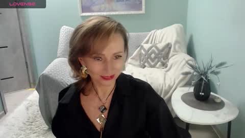 Snapshot of veronicagilbert chatting on September 2025 05:45:02 AM Helen online show from September 2025 05:45:02 AM