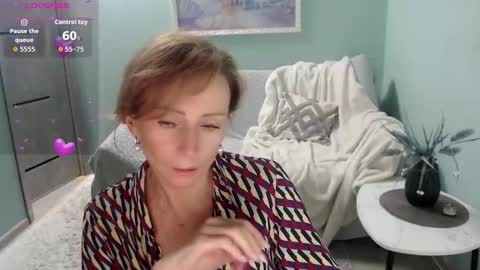 Snapshot of veronicagilbert chatting on October 2025 05:52:01 AM Helen online show from October 2025 05:52:01 AM