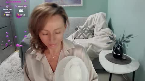 Snapshot of veronicagilbert chatting on October 2025 06:36:02 AM Helen online show from October 2025 06:36:02 AM