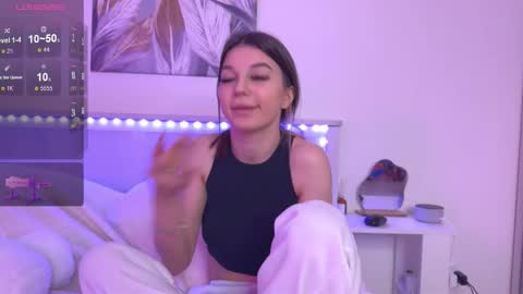 Vivi online show from October 2025 08:56:01 AM