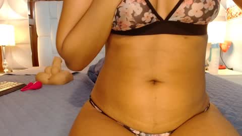 Snapshot of veronicarobles chatting on December 2024 07:51:01 PM Veronica Robles online show from December 2024 07:51:01 PM