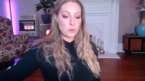 Snapshot of veronicawest chatting on January 2025 04:28:02 PM Veronica Weston online show from January 2025 04:28:02 PM