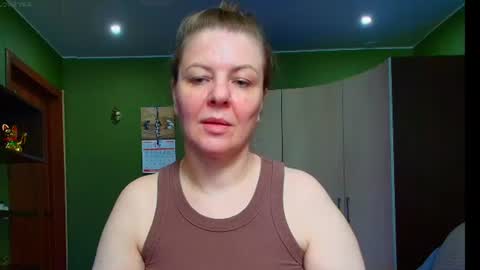 Snapshot of veronikawgold chatting on June 2026 07:42:01 AM VeronikawGold online show from June 2026 07:42:01 AM