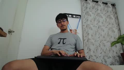 versatileguuy online show from October 2025 01:42:02 AM