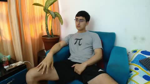 versatileguuy online show from May 2026 10:06:01 PM