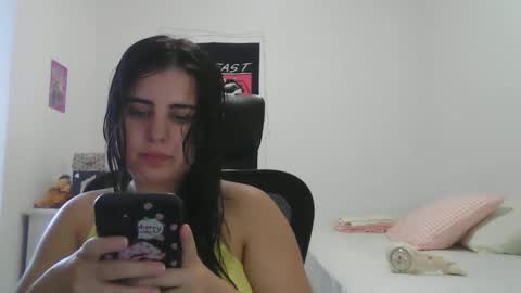 Snapshot of veruca99 chatting on November 2025 06:01:01 PM veruca99 online show from November 2025 06:01:01 PM