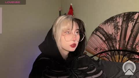 veryraretwins online show from January 2025 07:15:01 PM