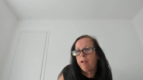 verysassypeachgoddess online show from May 2026 01:17:02 PM