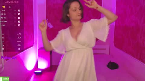 Kate online show from November 2025 09:01:01 AM