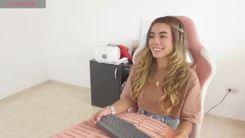 Sofa  online show from April 2026 08:09:02 PM