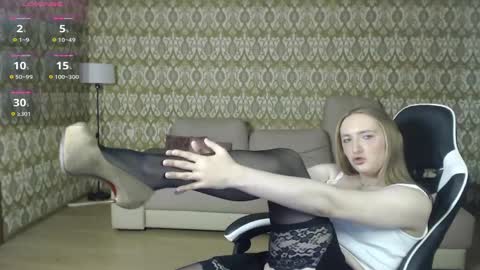 vi_luxxxy online show from April 2026 02:02:01 AM