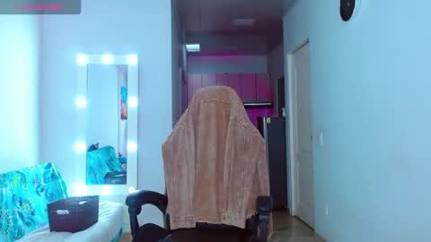 Ariana  online show from December 2025 08:58:02 PM