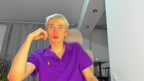 Snapshot of vibemygirl chatting on November 2025 05:01:02 PM vibemygirl online show from November 2025 05:01:02 PM