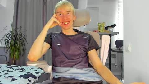 Snapshot of vibemygirl chatting on November 2025 06:12:02 AM vibemygirl online show from November 2025 06:12:02 AM