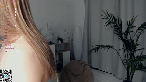 Mikky online show from December 2024 08:23:01 PM