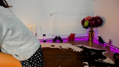 ViciousQueenu can call me Laura online show from November 2025 07:52:02 AM