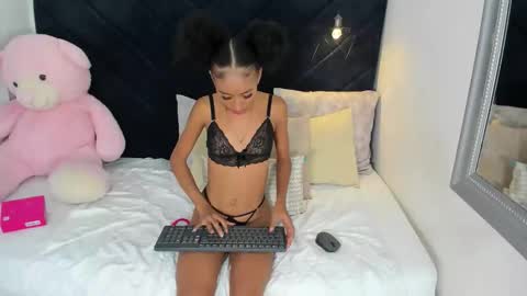 Vicky Castillo online show from May 2026 10:19:01 PM