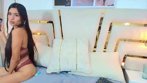 Vicky online show from November 2025 05:24:01 PM