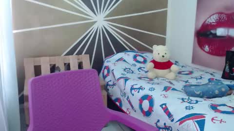 Snapshot of vicky_sexi chatting on December 2025 01:42:01 PM vicky_sexi online show from December 2025 01:42:01 PM