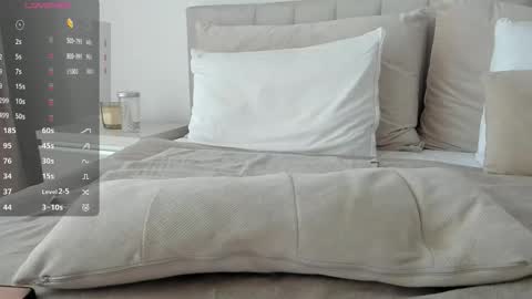 Snapshot of vickystonee chatting on November 2025 10:14:02 AM Victoria online show from November 2025 10:14:02 AM