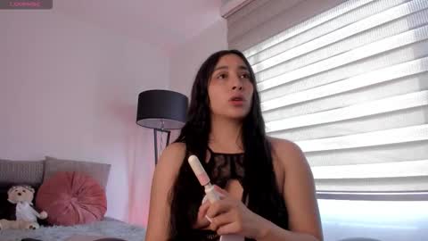 Victoria  online show from November 2025 01:37:02 PM