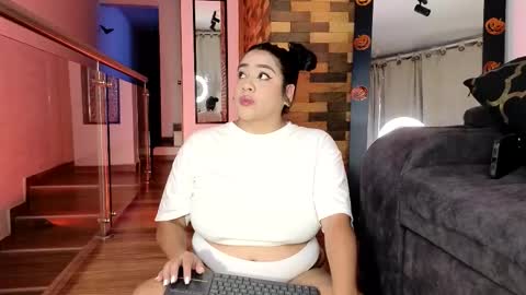 Victoria Serna  online show from October 2025 02:53:02 AM