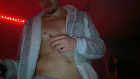 Snapshot of victor1625333 chatting on December 2025 11:53:01 PM Victor online show from December 2025 11:53:01 PM