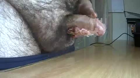 VictorHume online show from November 2025 07:02:02 PM