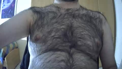 Snapshot of victorhume chatting on May 2026 12:18:02 AM VictorHume online show from May 2026 12:18:02 AM