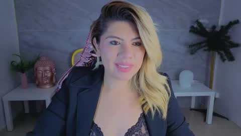 Snapshot of victoria01_s chatting on February 2026 03:18:01 AM Vicky online show from February 2026 03:18:01 AM