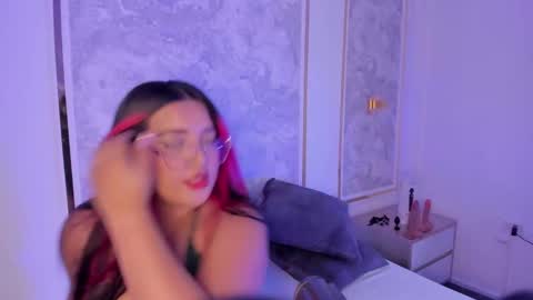 Victoria online show from September 2025 06:21:01 PM