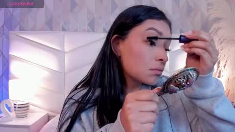 Snapshot of victoria___jonnes chatting on November 2025 12:27:01 PM victoria___jonnes online show from November 2025 12:27:01 PM