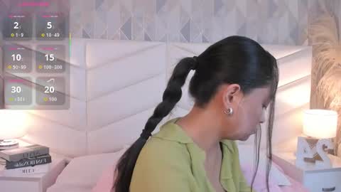 Snapshot of victoria___jonnes chatting on November 2025 12:27:01 PM victoria___jonnes online show from November 2025 12:27:01 PM