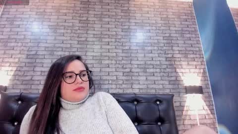 victorira online show from November 2025 07:13:01 PM