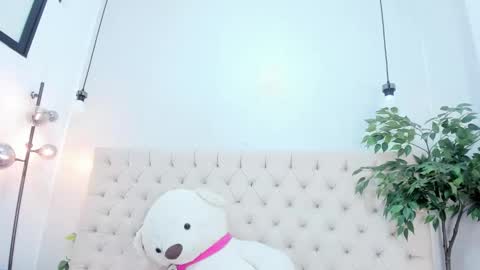 Victoria online show from March 2026 10:17:03 PM